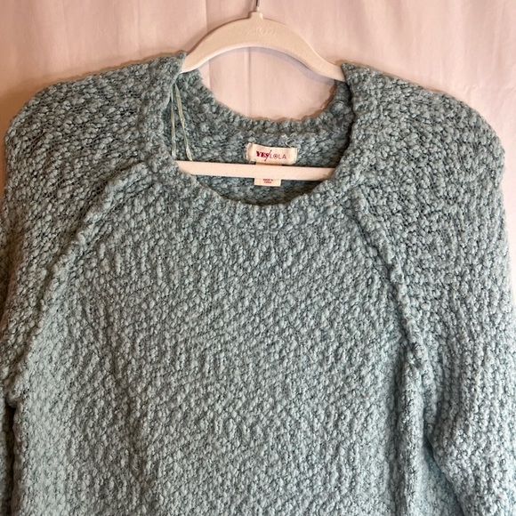 Yes Lola Crewneck Long Sleeve Sweater Size Medium NWOT - Picture 3 of 13